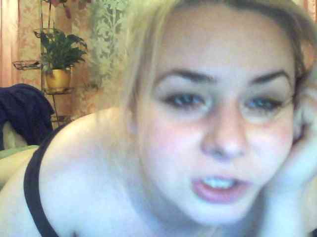 HollyLaPretty webcam