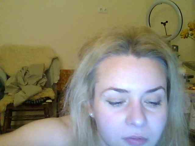 HollyLaPretty webcam