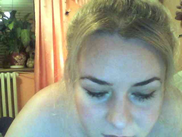 HollyLaPretty webcam