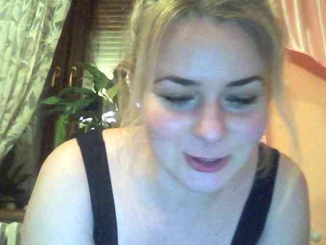 HollyLaPretty webcam
