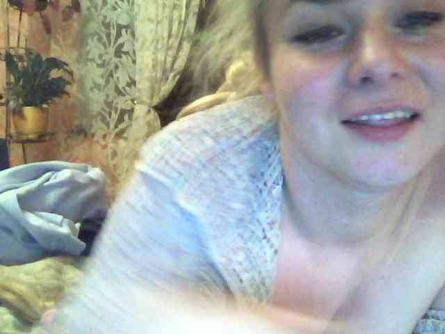 HollyLaPretty webcam