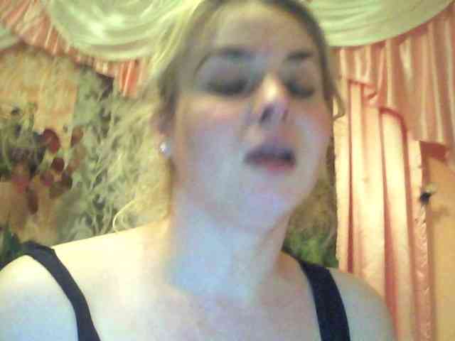 HollyLaPretty webcam