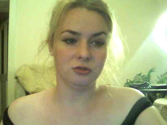 HollyLaPretty webcam