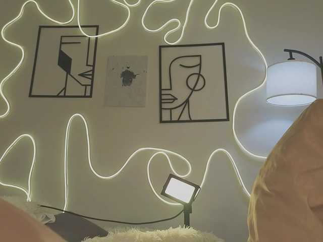 Entrez le videochat erotique avec le
modèle -Miray- -Miray-