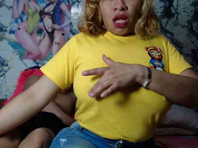 Latin-caliente webcam