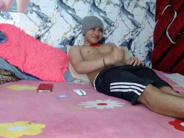 Latin-caliente webcam