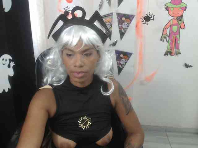 kuky-curly webcam