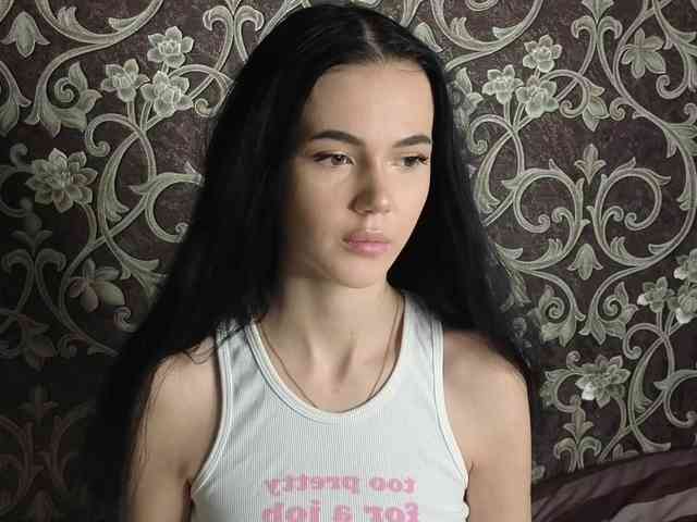 Lola-Lush webcam