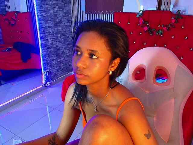 madihlove303av webcam