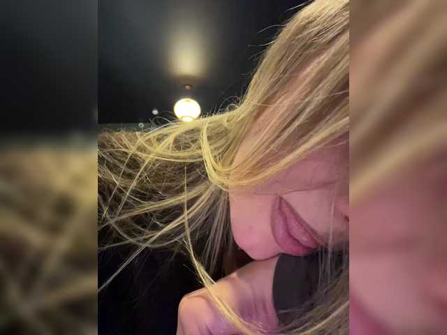 Entra en el chat con el modelo KotiMrrr KotiMrrr