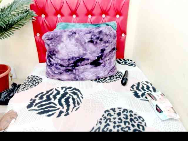 strawberrylips webcam