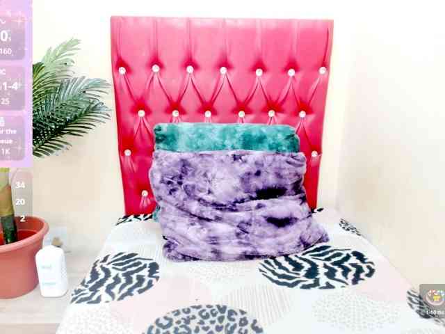 strawberrylips webcam