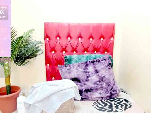 strawberrylips webcam