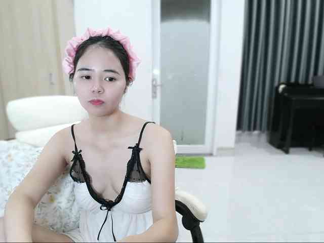 Emily2k1 webcam