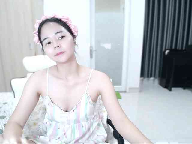 Emily2k1 webcam