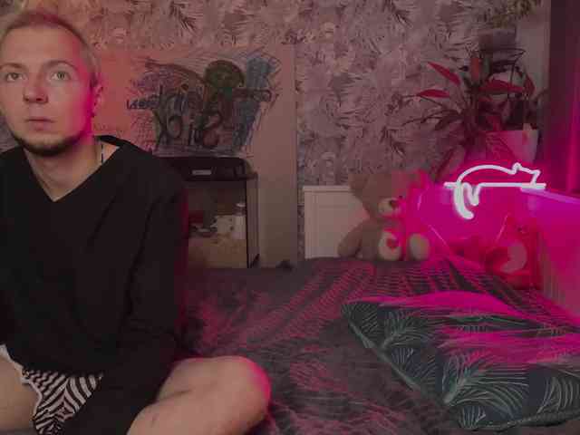 Z0mb1el0ll1 webcam