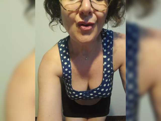 ElitalianMilf webcam