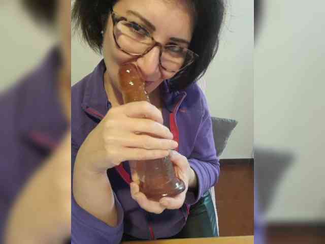 ElitalianMilf webcam