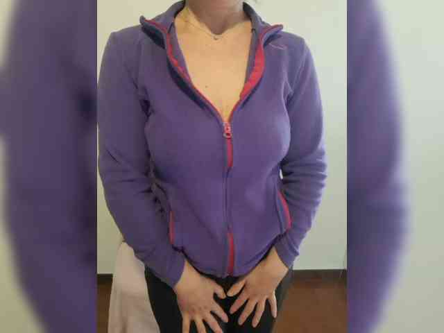 ElitalianMilf webcam