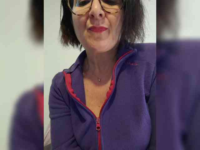 ElitalianMilf webcam