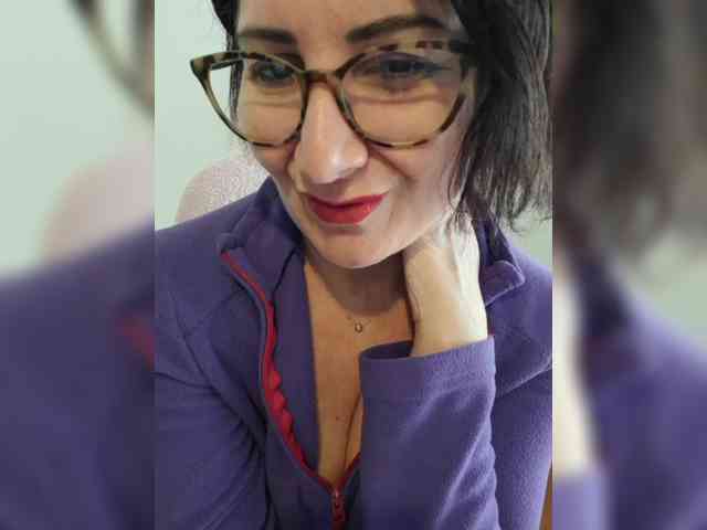 ElitalianMilf webcam