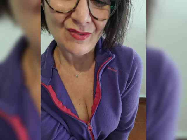 ElitalianMilf webcam