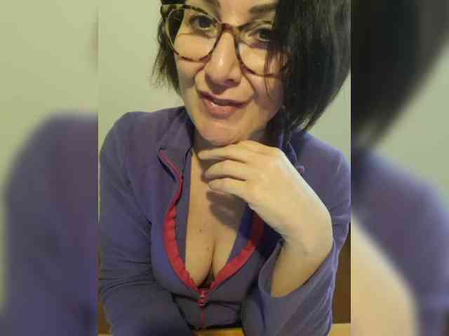 ElitalianMilf webcam