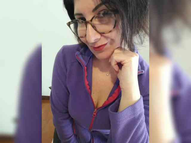 ElitalianMilf webcam