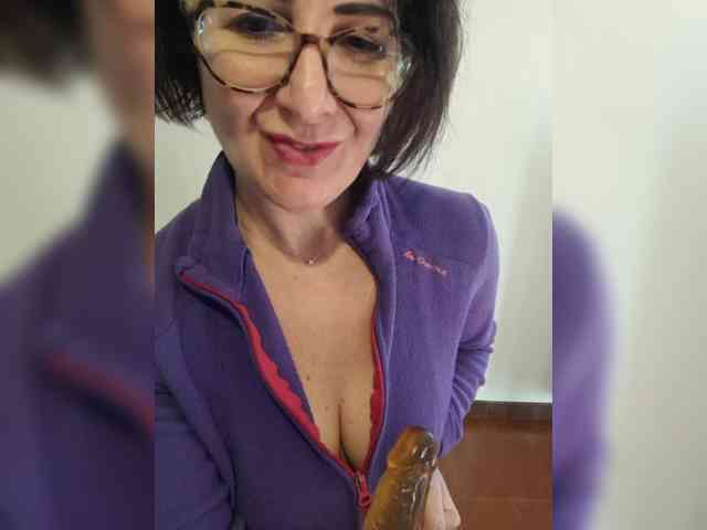 ElitalianMilf webcam