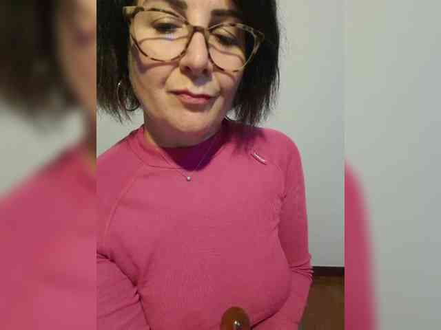 ElitalianMilf webcam