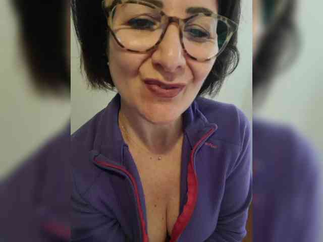 ElitalianMilf webcam