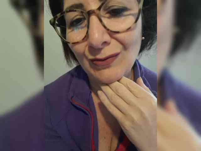 ElitalianMilf webcam