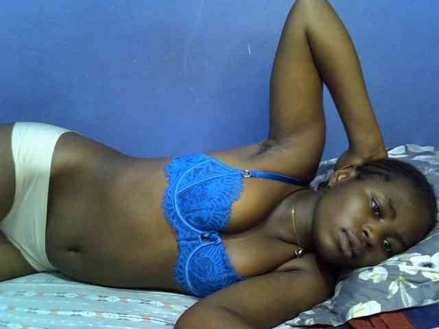 curvy-corazon webcam