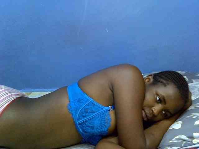 curvy-corazon webcam