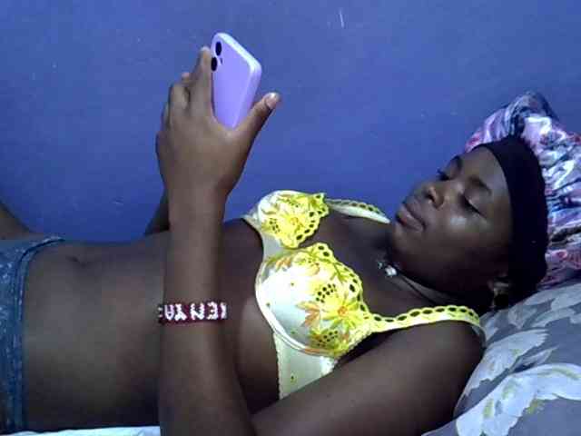 curvy-corazon webcam