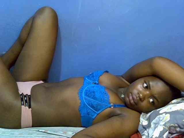 curvy-corazon webcam