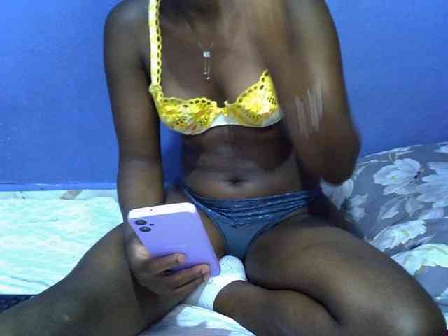 curvy-corazon webcam