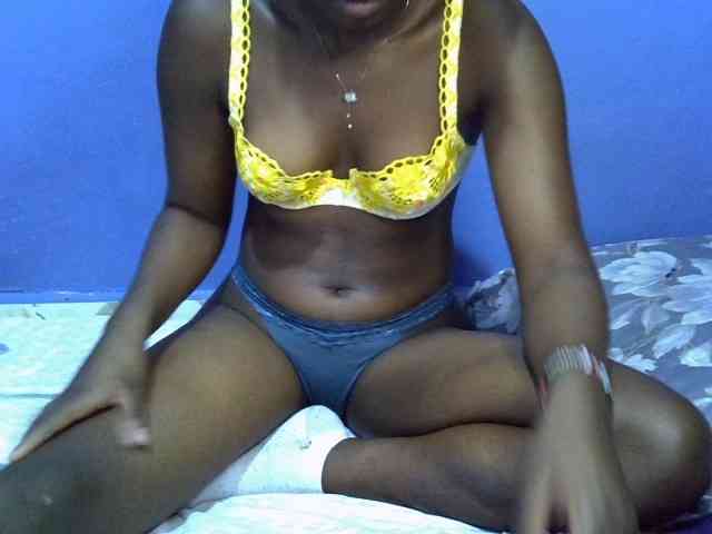 curvy-corazon webcam