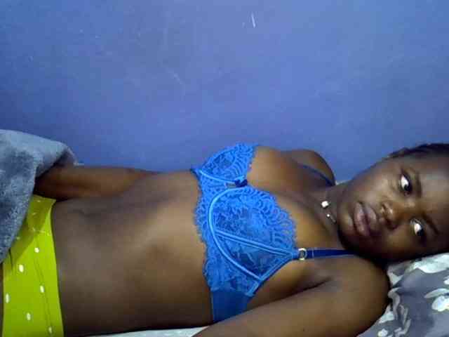 curvy-corazon webcam