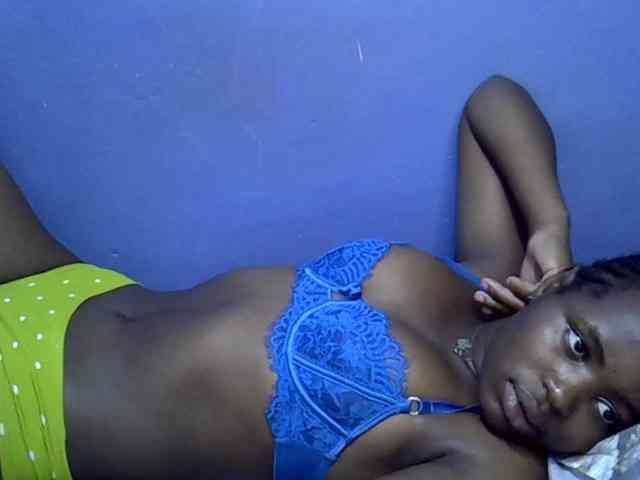curvy-corazon webcam