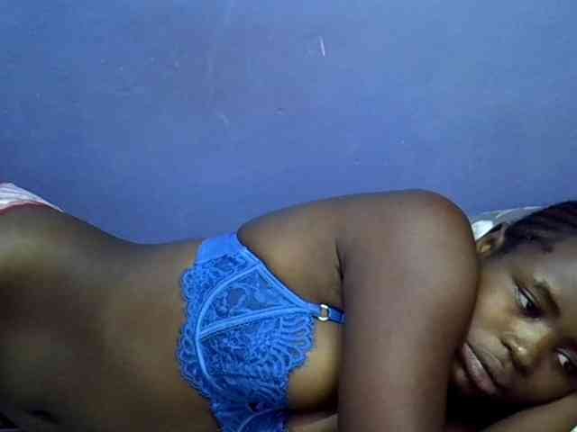 curvy-corazon webcam