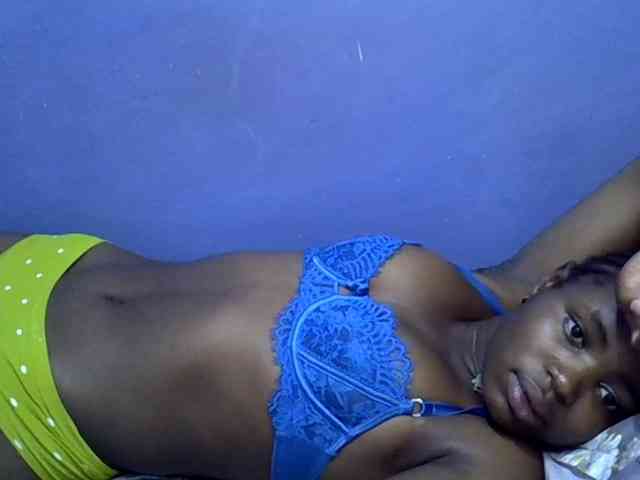curvy-corazon webcam