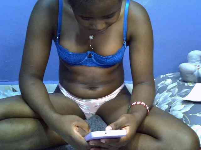 curvy-corazon webcam