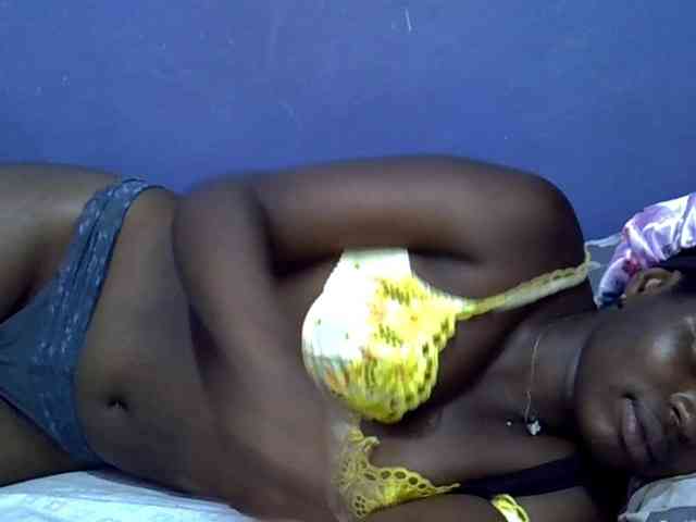 curvy-corazon webcam