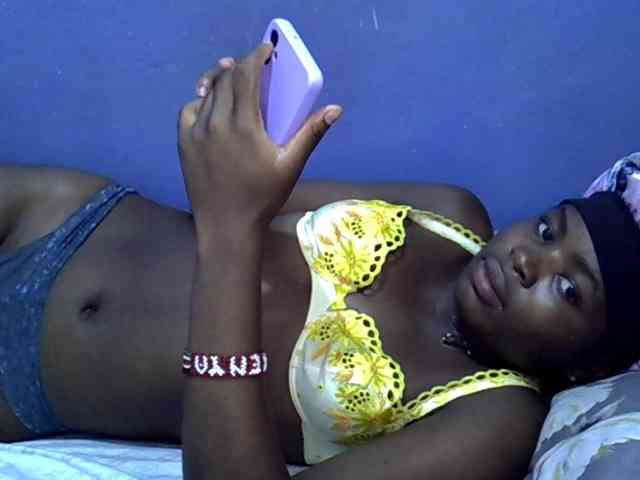 curvy-corazon webcam