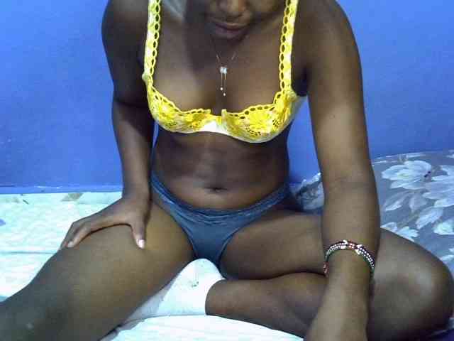 curvy-corazon webcam