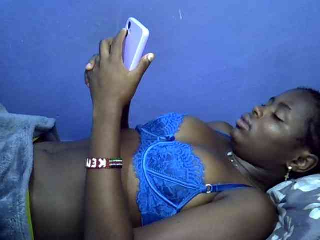 curvy-corazon webcam