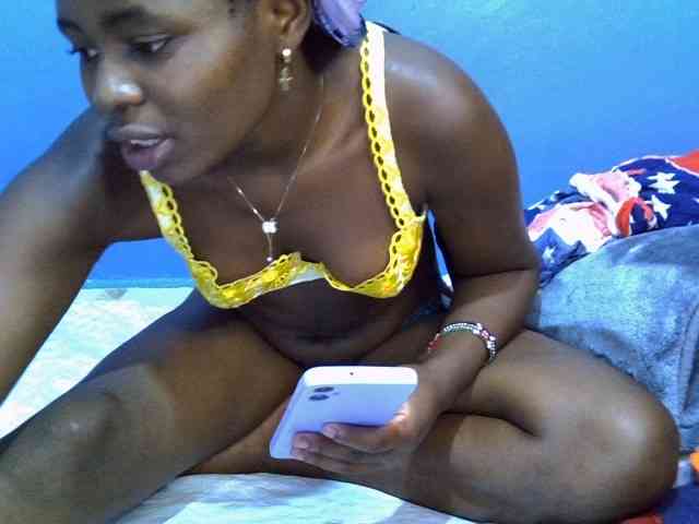 curvy-corazon webcam