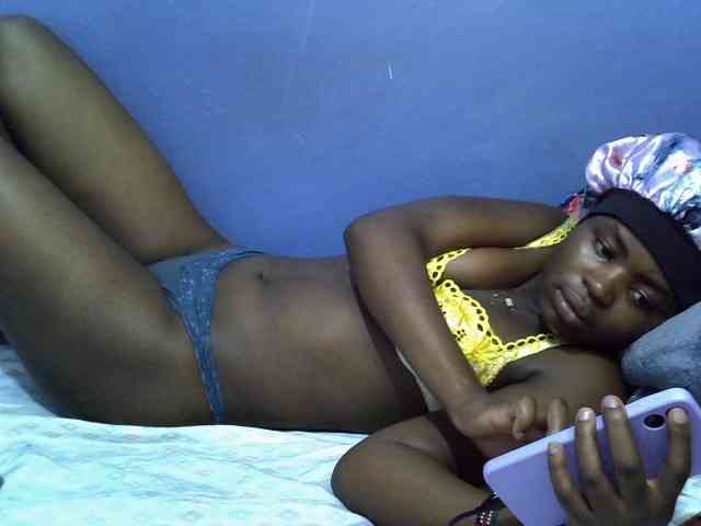 curvy-corazon webcam