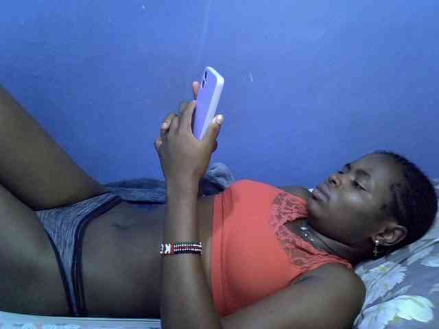 curvy-corazon webcam